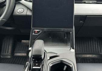 Подержанный автомобиль Geely Atlas 2024 года (11 фото)