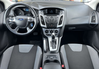 Подержанный автомобиль Ford Focus Hatchback 2013 года (10 фото)