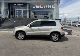 Подержанный автомобиль Volkswagen Tiguan 2011 года (8 фото)