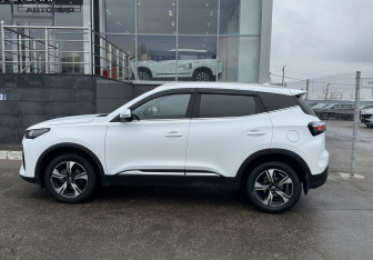 Подержанный автомобиль Chery Tiggo 4 2024 года (8 фото)