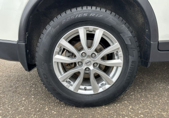 Подержанный автомобиль Nissan X-Trail 2018 года (14 фото)