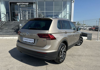 Подержанный автомобиль Volkswagen Tiguan 2018 года (5 фото)