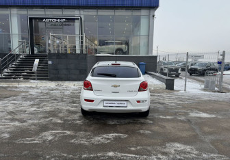 Подержанный автомобиль Chevrolet Cruze Hatchback 2012 года (6 фото)