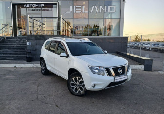 Подержанный автомобиль Nissan Terrano 2017 года (3 фото)