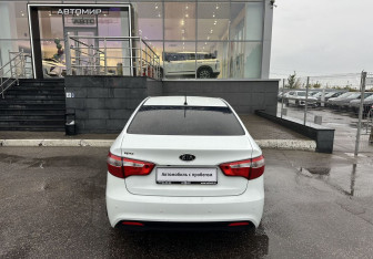 Подержанный автомобиль Kia Rio Sedan 2012 года (6 фото)