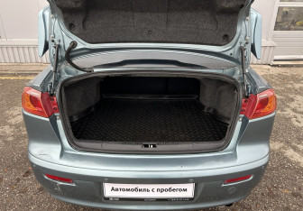 Подержанный автомобиль Mitsubishi Lancer Sedan 2008 года (15 фото)