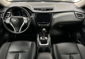 Подержанный автомобиль Nissan X-Trail 2016 года (10 фото)