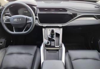 Подержанный автомобиль Geely Atlas Pro 2023 года (10 фото)