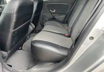 Подержанный автомобиль Renault Megane Hatchback 2010 года (12 фото)