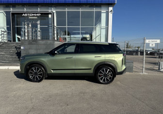 Подержанный автомобиль Jaecoo J7 2024 года (8 фото)