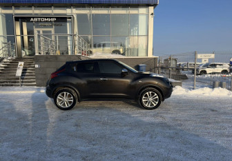 Подержанный автомобиль Nissan Juke 2012 года (4 фото)