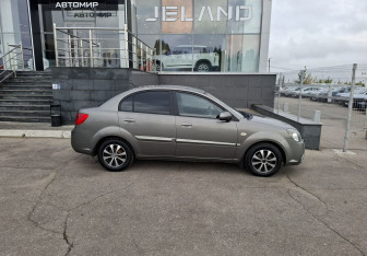 Подержанный автомобиль Kia Rio Sedan 2010 года (4 фото)