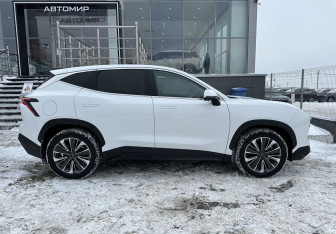 Подержанный автомобиль Jetour Dashing 2023 года (4 фото)