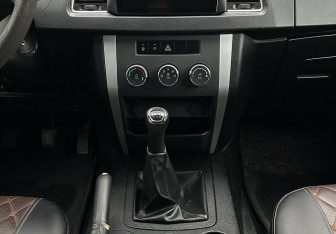 Подержанный автомобиль УАЗ Patriot 2017 года (11 фото)