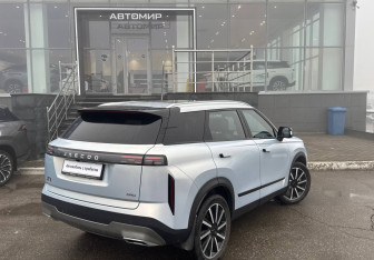 Подержанный автомобиль Jaecoo J7 2025 года (5 фото)