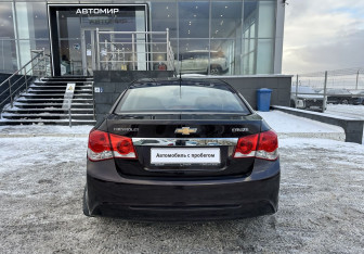Подержанный автомобиль Chevrolet Cruze Sedan 2014 года (6 фото)