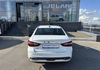 Подержанный автомобиль LADA (ВАЗ) Vesta Sedan 2024 года (6 фото)