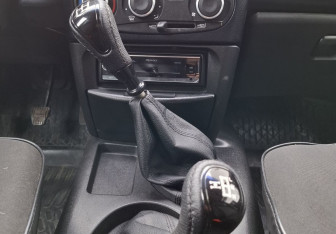 Подержанный автомобиль Chevrolet Niva 2008 года (11 фото)