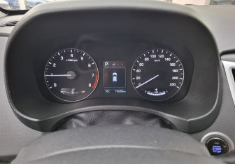Подержанный автомобиль Hyundai Creta 2016 года (9 фото)