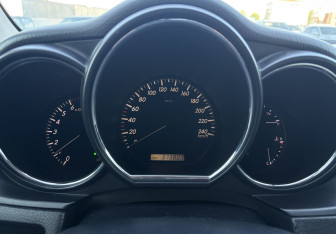 Подержанный автомобиль Lexus RX 2005 года (9 фото)