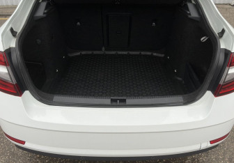 Подержанный автомобиль Skoda Octavia Liftback 2017 года (15 фото)