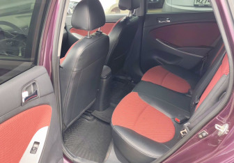 Подержанный автомобиль Hyundai Solaris Hatchback 2011 года (12 фото)