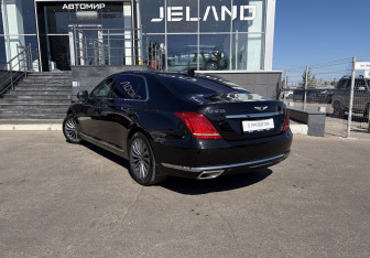 Подержанный автомобиль Genesis G90 2018 года (7 фото)
