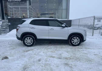 Подержанный автомобиль Hyundai Creta 2022 года (4 фото)