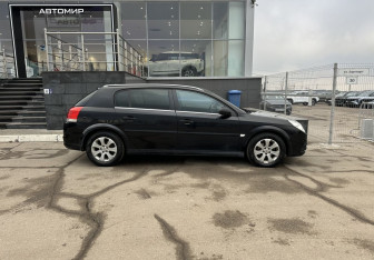 Подержанный автомобиль Opel Signum 2007 года (4 фото)