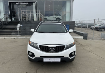 Подержанный автомобиль Kia Sorento 2011 года (2 фото)