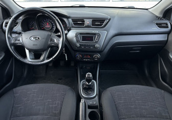 Подержанный автомобиль Kia Rio Sedan 2012 года (10 фото)