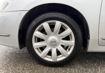 Подержанный автомобиль Nissan Teana 2009 года (14 фото)