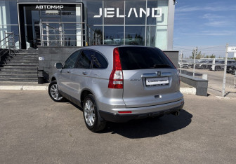 Подержанный автомобиль Honda CR-V 2011 года (7 фото)