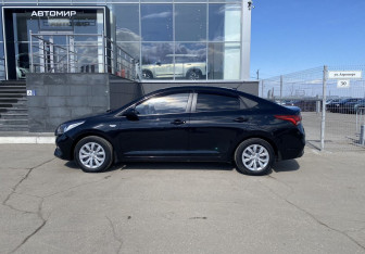 Подержанный автомобиль Hyundai Solaris Sedan 2017 года (8 фото)