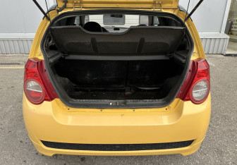 Подержанный автомобиль Chevrolet Aveo Hatchback 2009 года (15 фото)