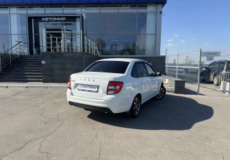 Подержанный автомобиль LADA (ВАЗ) Granta Sedan 2021 года (5 фото)