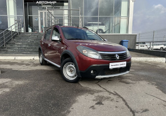 Подержанный автомобиль Renault Sandero 2012 года (3 фото)