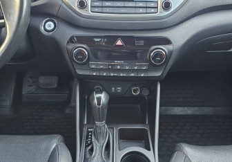 Подержанный автомобиль Hyundai Tucson 2017 года (11 фото)