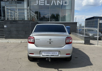 Подержанный автомобиль Renault Logan Sedan 2015 года (6 фото)