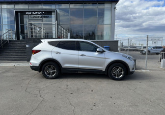 Подержанный автомобиль Hyundai Santa Fe 2015 года (4 фото)