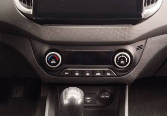 Подержанный автомобиль Hyundai Creta 2019 года (11 фото)