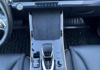 Подержанный автомобиль Omoda C5 2023 года (11 фото)
