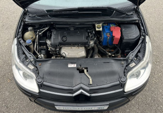 Подержанный автомобиль Citroen C4 Hatchback 2010 года (14 фото)
