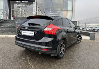Подержанный автомобиль Ford Focus Hatchback 2014 года (5 фото)
