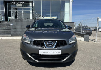 Подержанный автомобиль Nissan Qashqai 2012 года (2 фото)