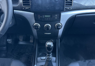 Подержанный автомобиль SsangYong Actyon 2012 года (11 фото)