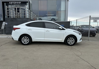 Подержанный автомобиль Hyundai Solaris Sedan 2017 года (4 фото)