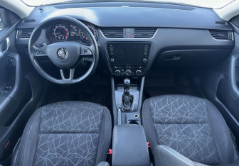 Подержанный автомобиль Skoda Octavia Liftback 2018 года (10 фото)