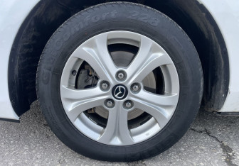 Подержанный автомобиль Mazda 3 Sedan 2012 года (14 фото)