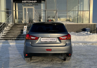 Подержанный автомобиль Mitsubishi ASX 2014 года (6 фото)